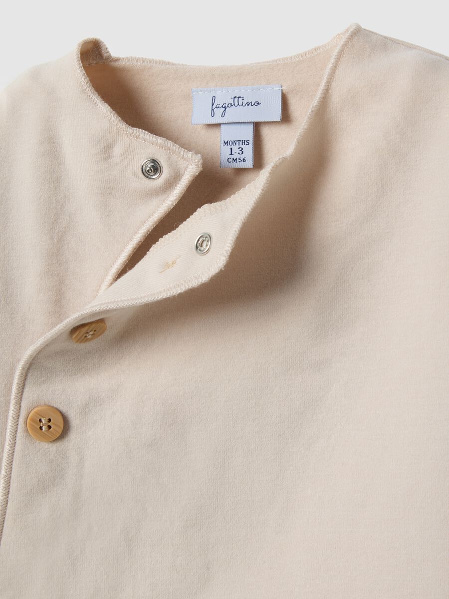 Beige newborn sleepsuit in stretch cotton perfect fit_2