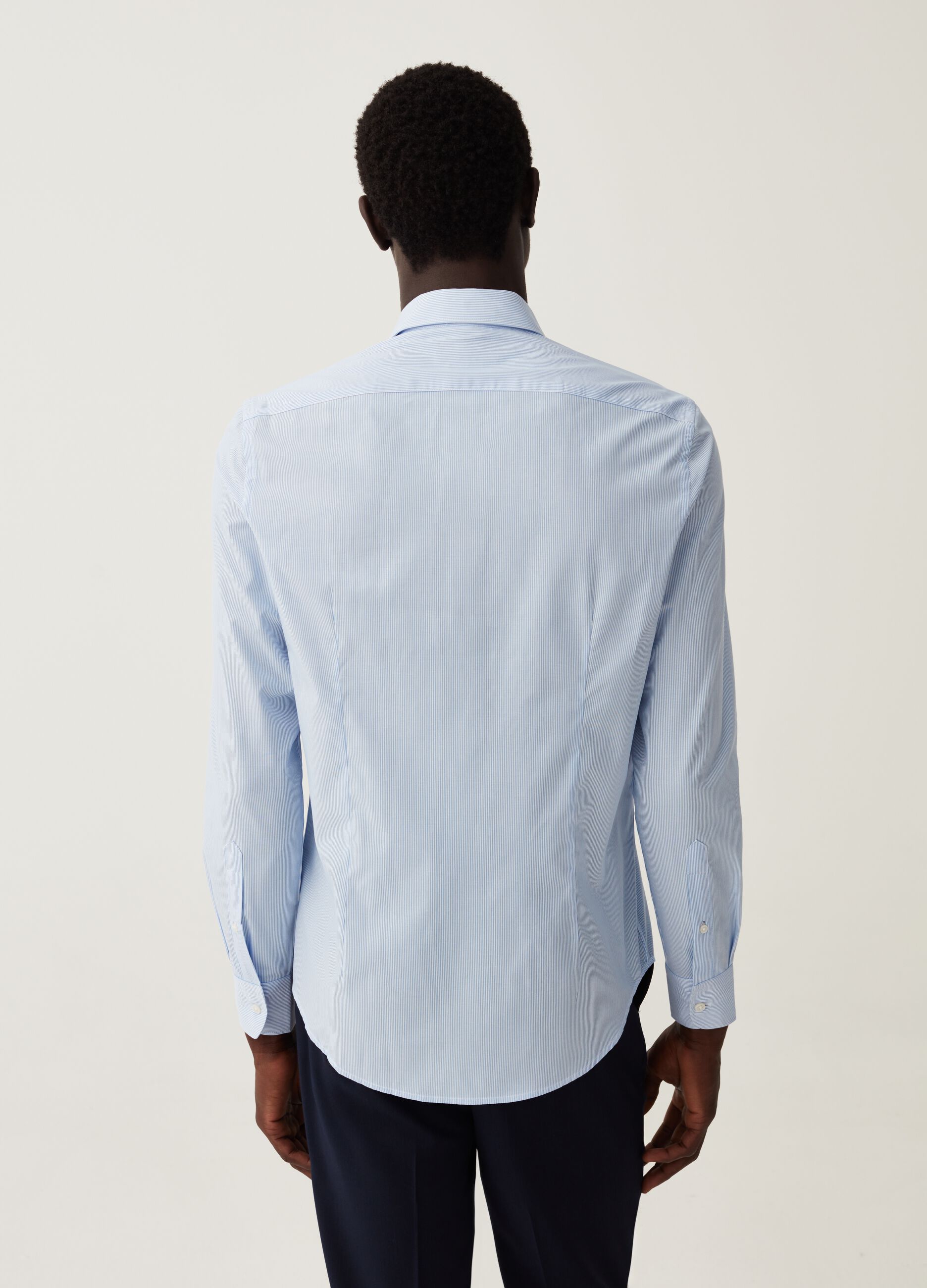 Camicia slim fit a righe sottili_2