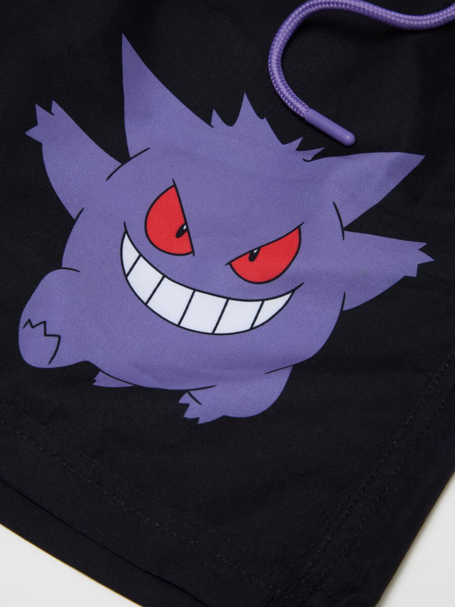 Shorts da uomo in nero con stampa Pokémon_1