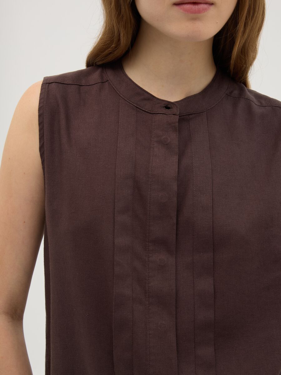 Women's Sleeveless Brown Linen Shirt Regular Fit_2
