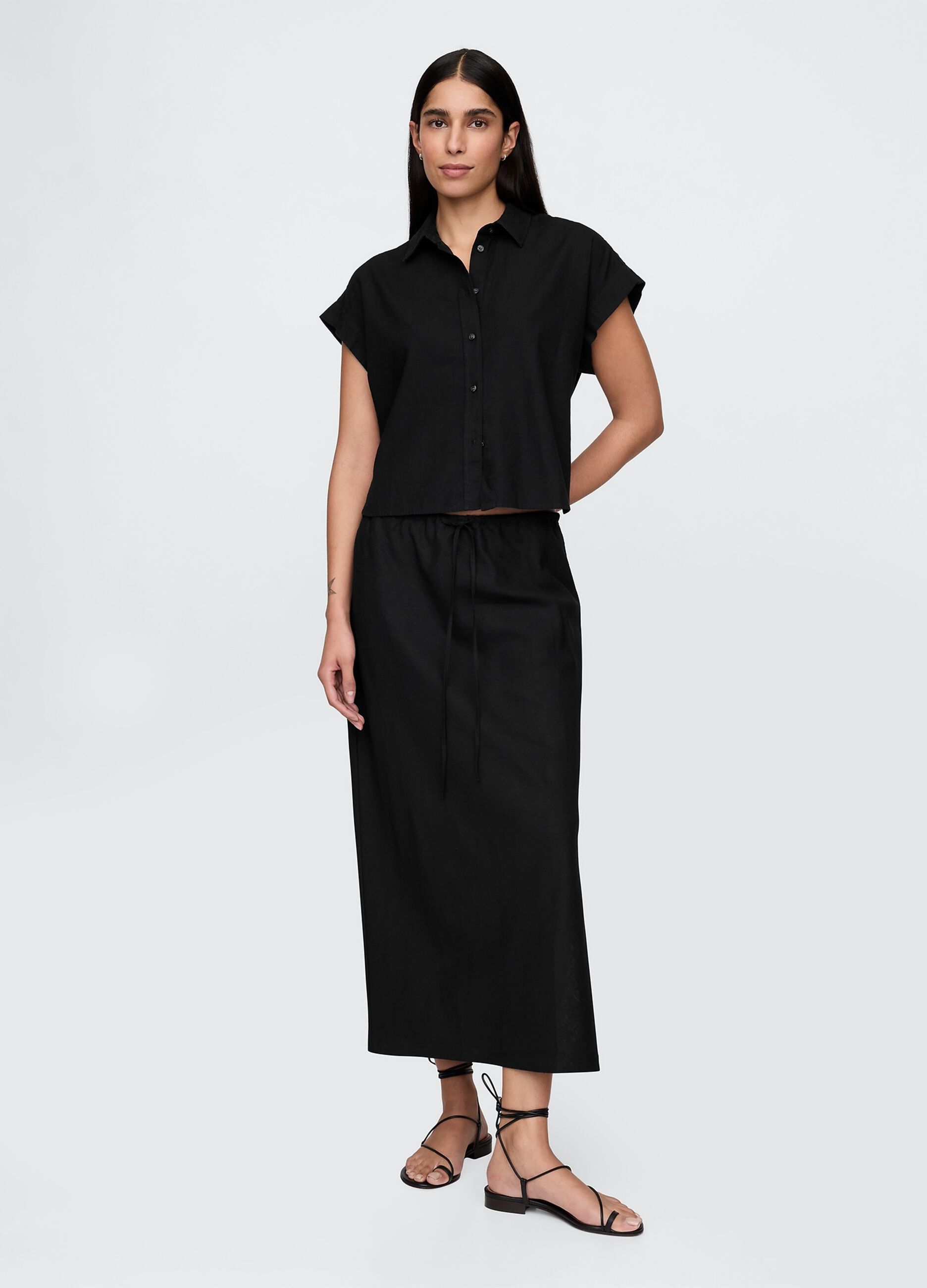 Black cropped linen and viscose shirt from Gap