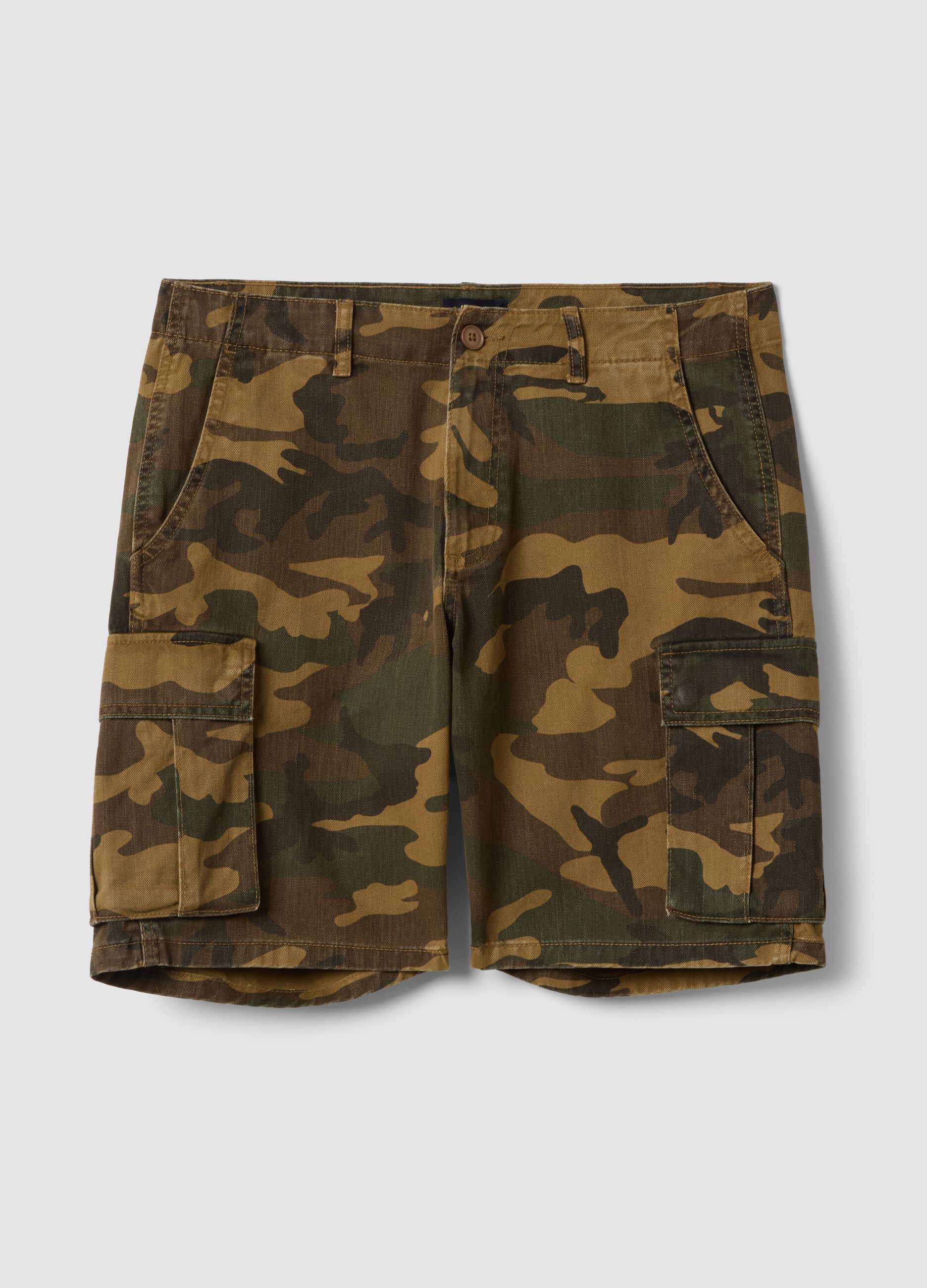 Green cotton cargo shorts