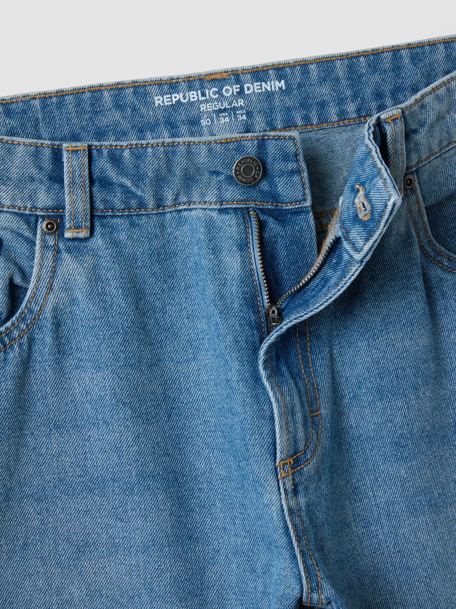 Light blue denim jeans in cotton-viscose blend, regular fit_1