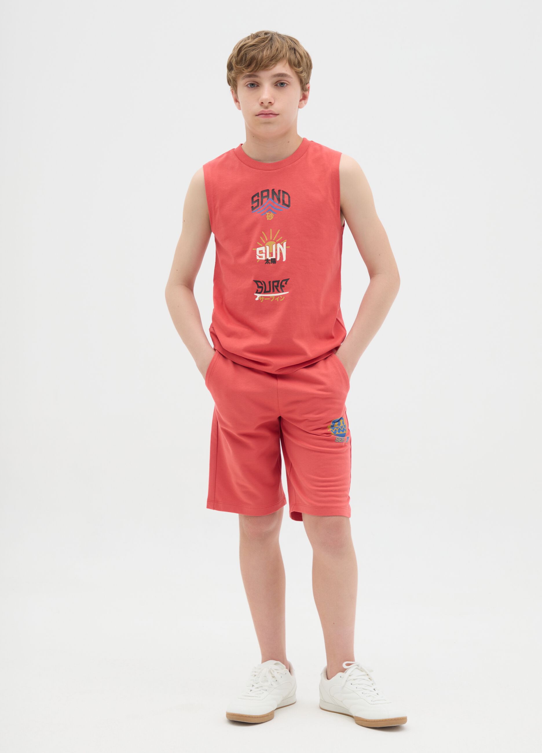 Pantaloni corti da ragazzo in puro cotone rosso regular fit