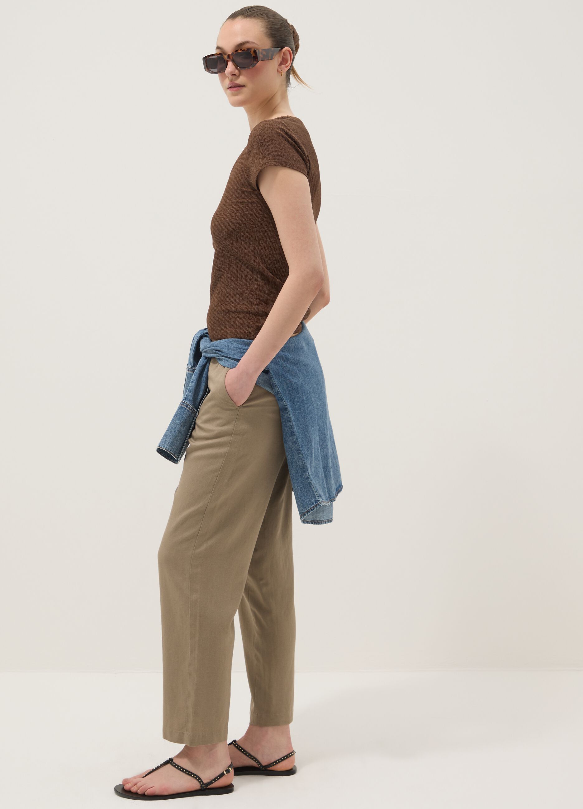 Pantaloni in misto viscosa e lino beige straight fit con coulisse