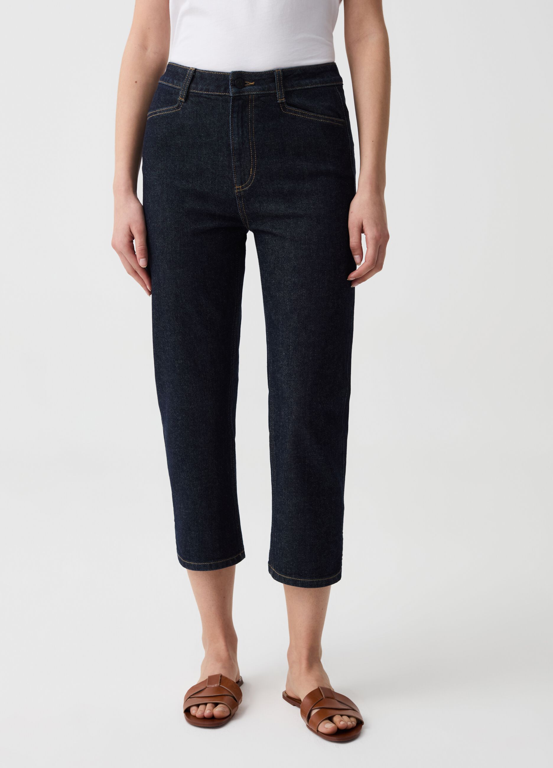 Slim-fit rinsed capri jeans