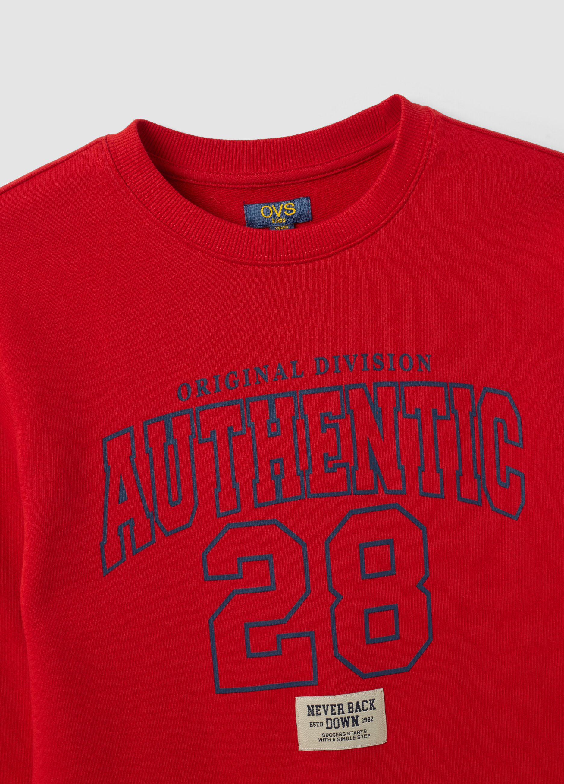 Red boys&rsquo; sweatshirt in pure organic cotton with crew neck and print