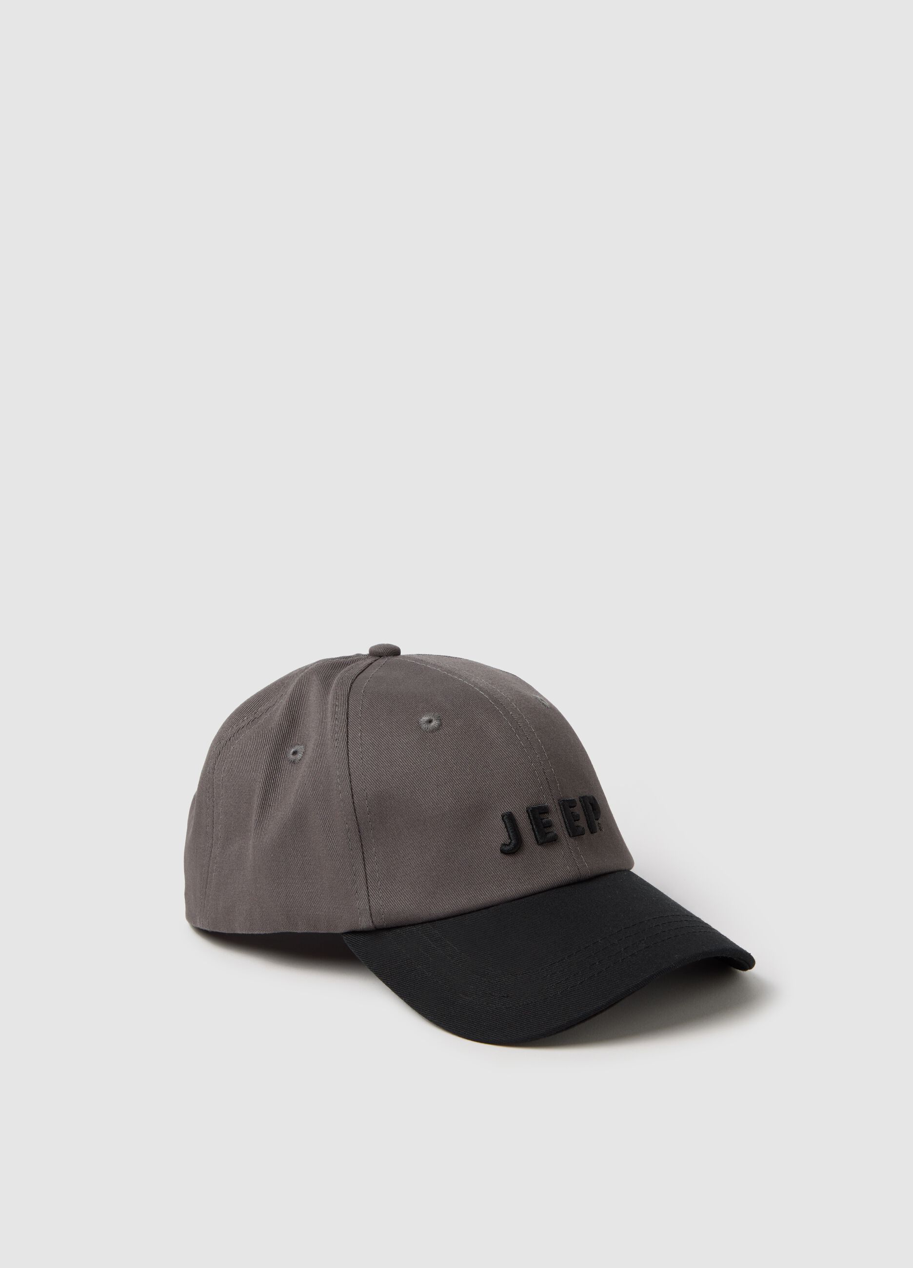 Grey and black baseball cap with logo embroidery