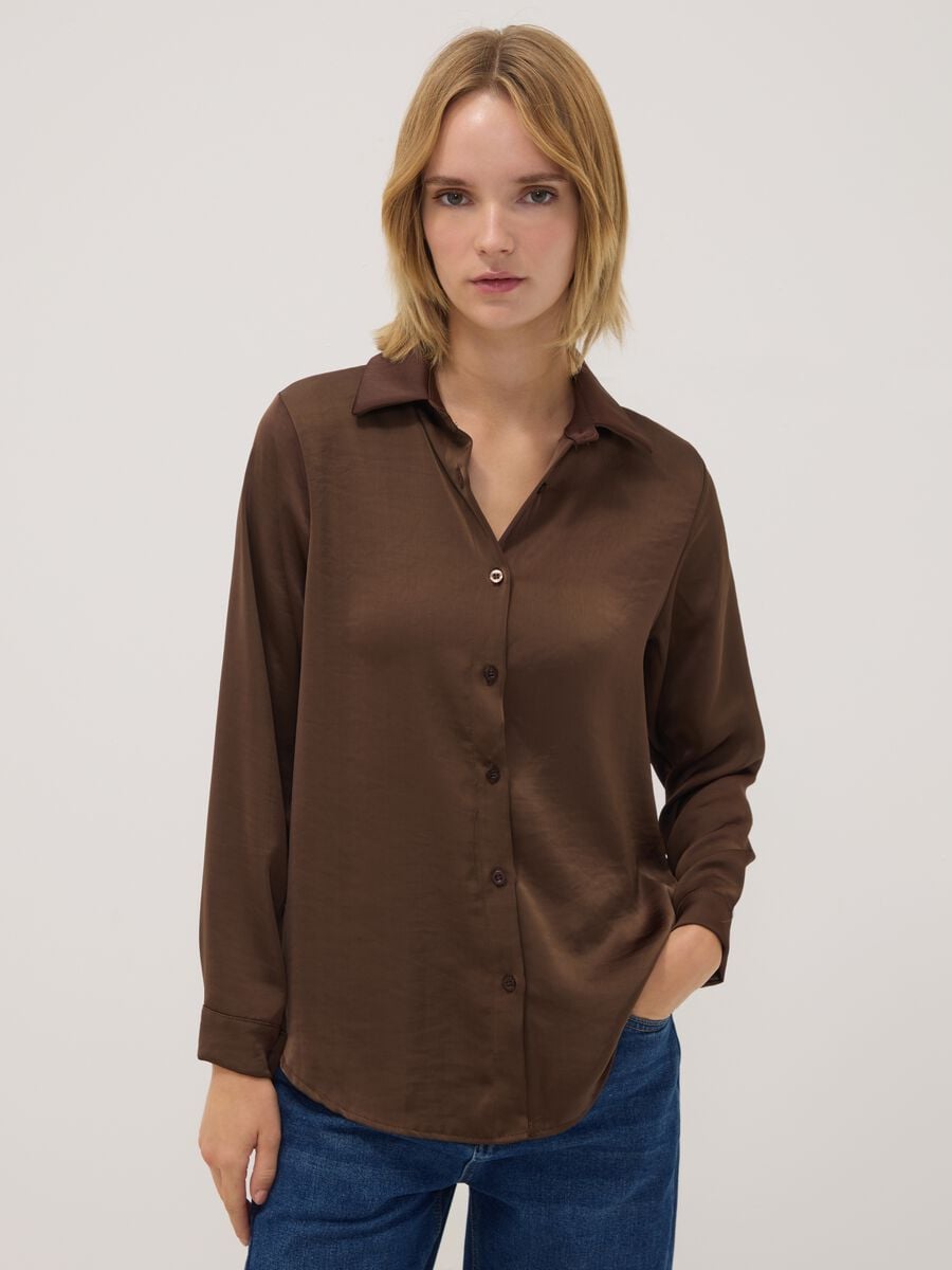Camicia marrone regular fit con colletto classico_0