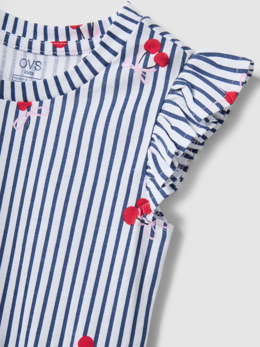 Vestito in puro cotone a righe blu con volant e stampe per bambina_2