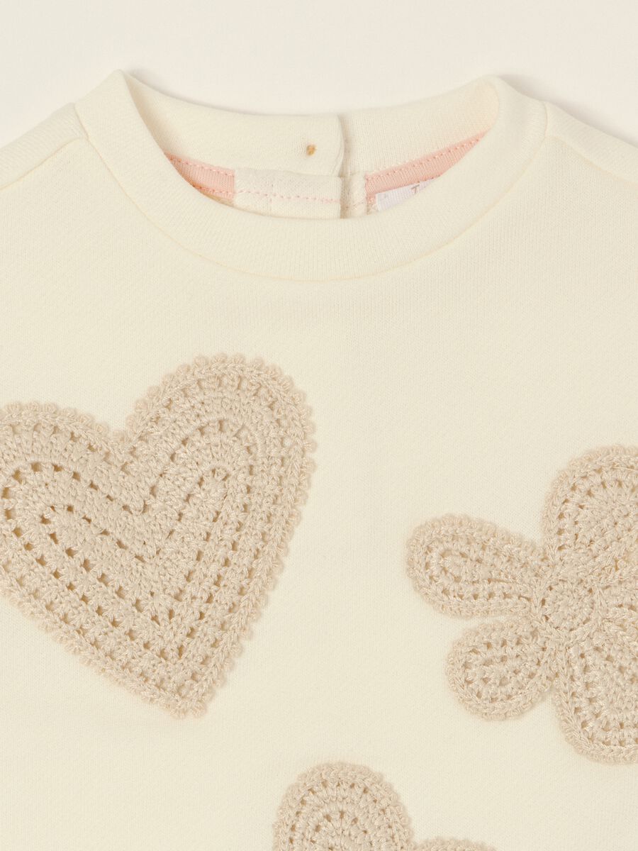 White baby girls&rsquo; sweatshirt with pure cotton details_1