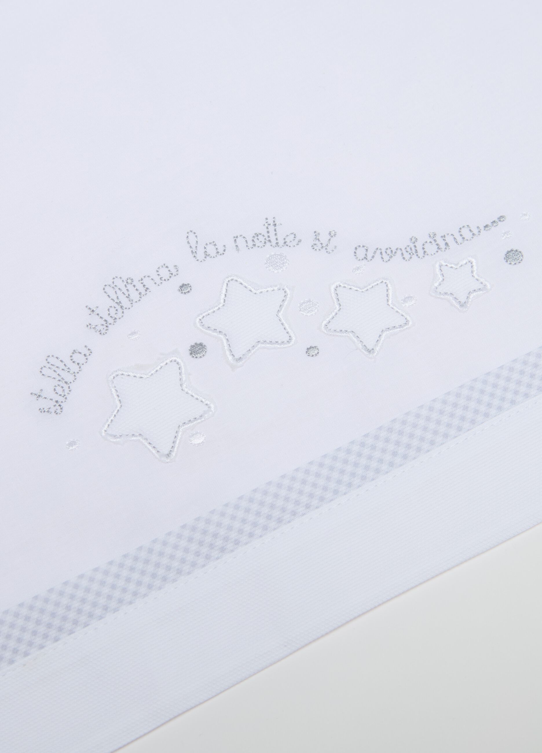 Three-piece cotton crib set with stars embroidery