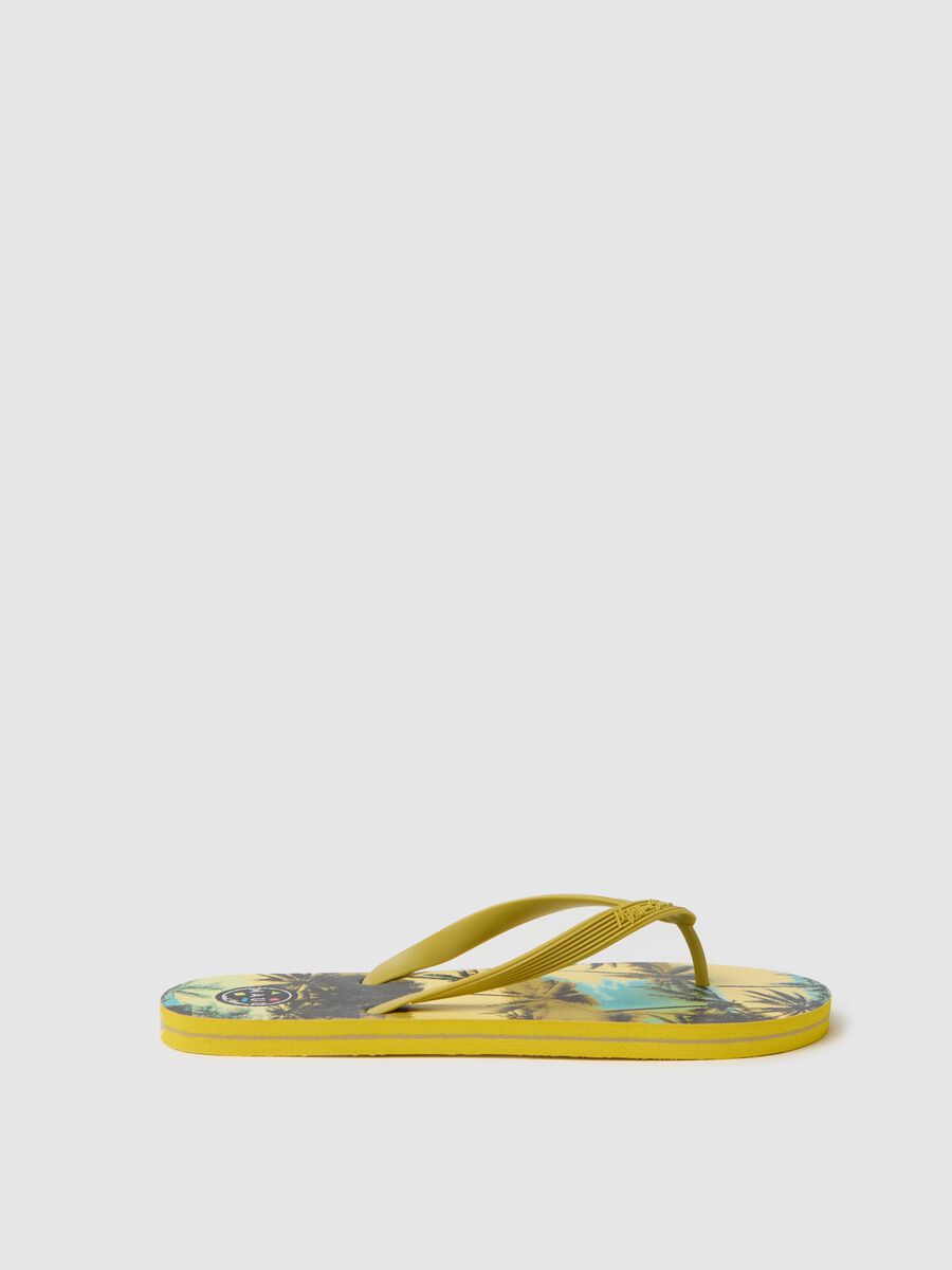 Maui and Sons yellow flip flops with palms pattern_0