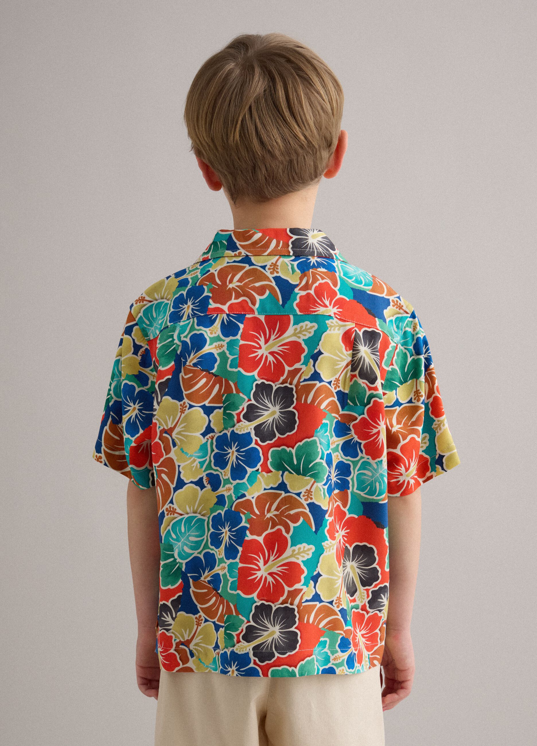 Boys&rsquo; multicolour pure viscose shirt with floral print