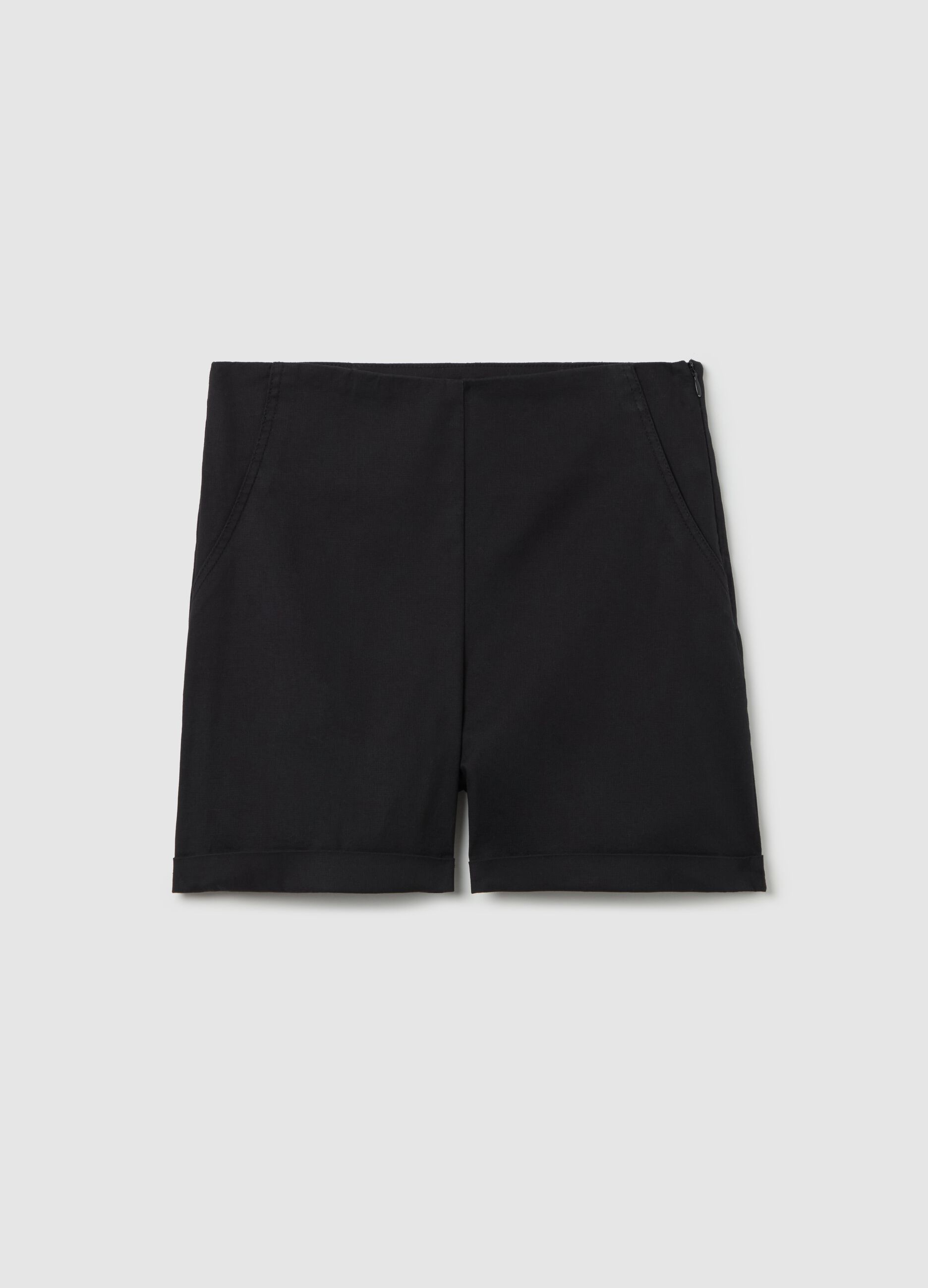 Tailored shorts with turn ups