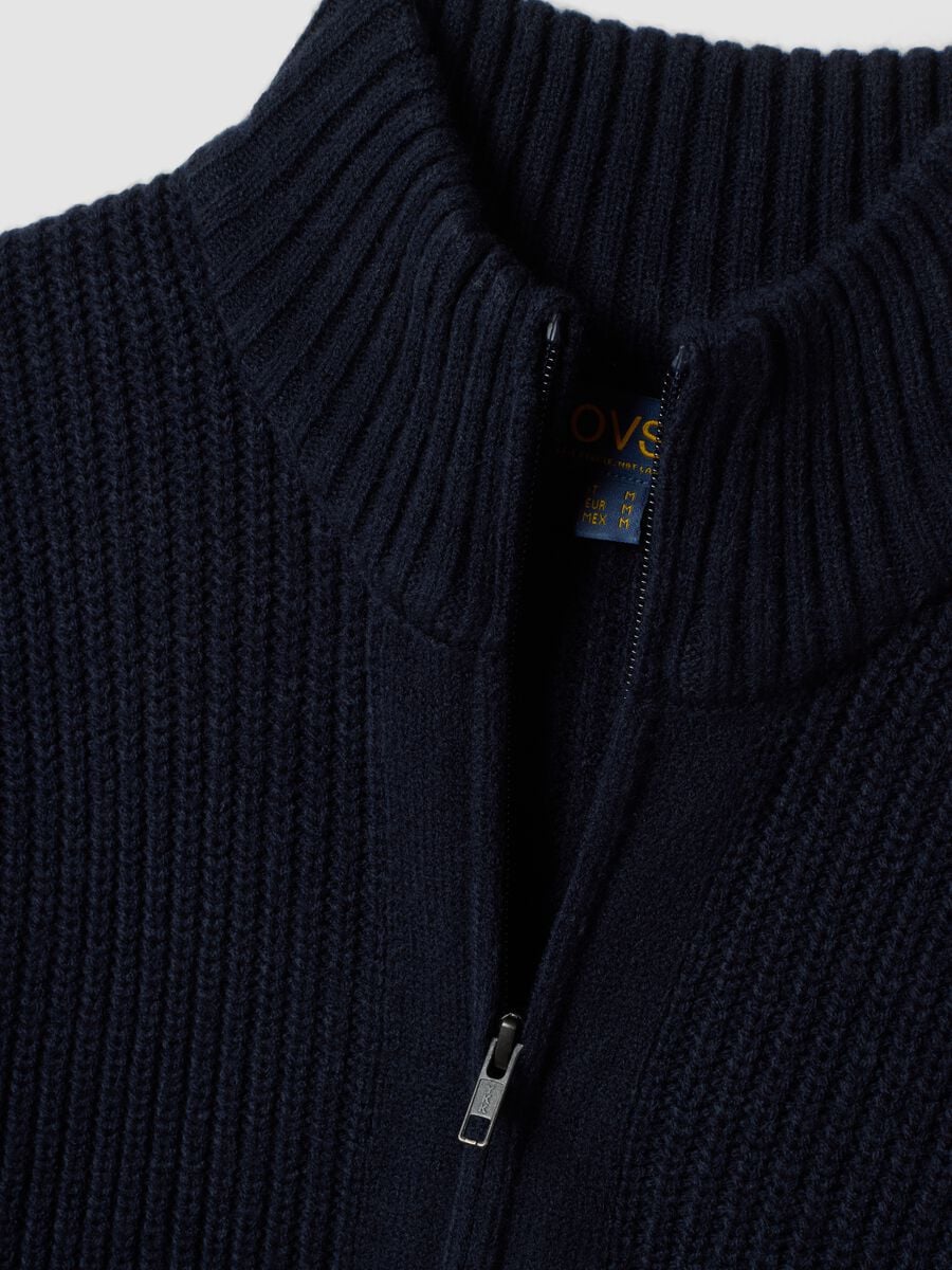 Navy rib-knit zip cardigan with collar, regular fit_5