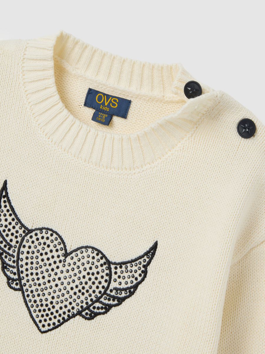 White sweater for girl with embroidered heart_2
