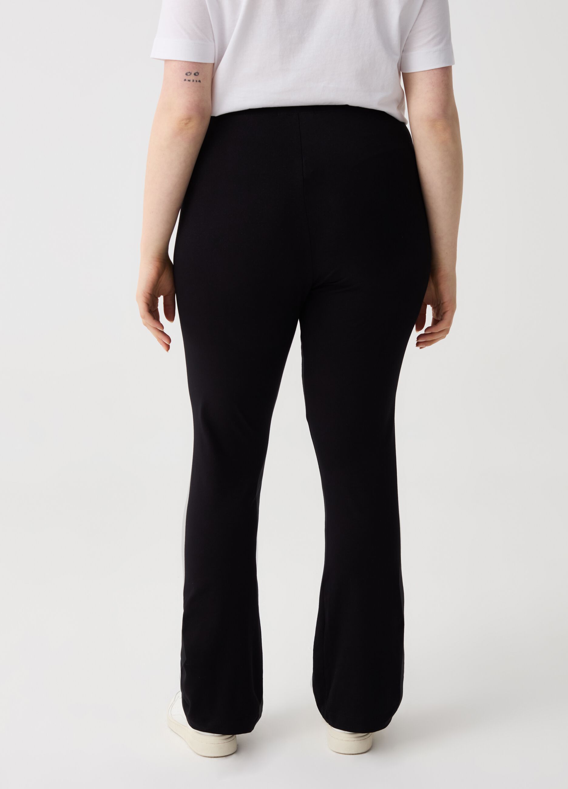 Essential Curvy bootcut-fit leggings