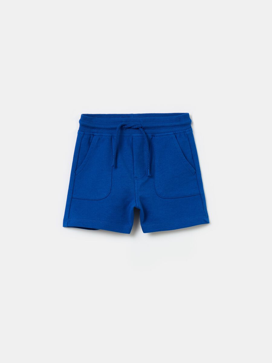 Shorts in cotone con coulisse e tasche_0