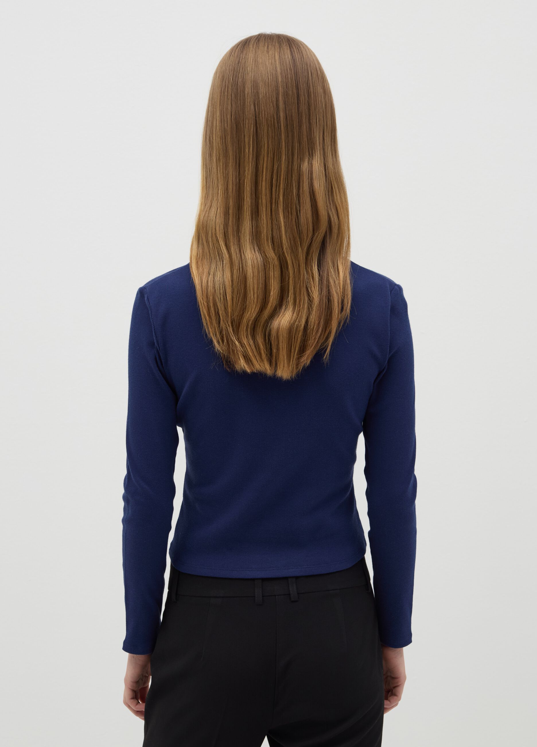 Blue ribbed T-shirt with contrasting collar