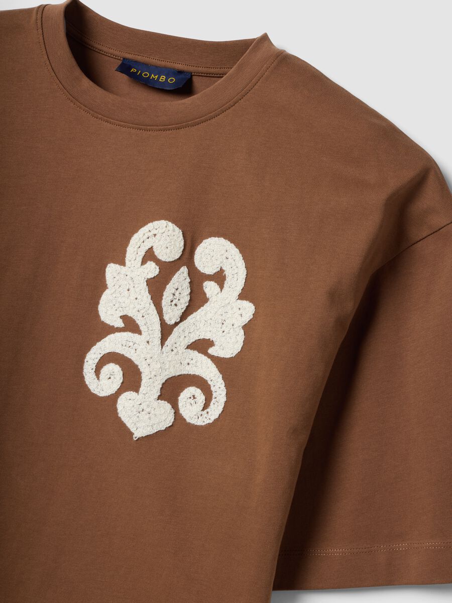 Brown pure cotton T-shirt with embroidery, regular fit_5