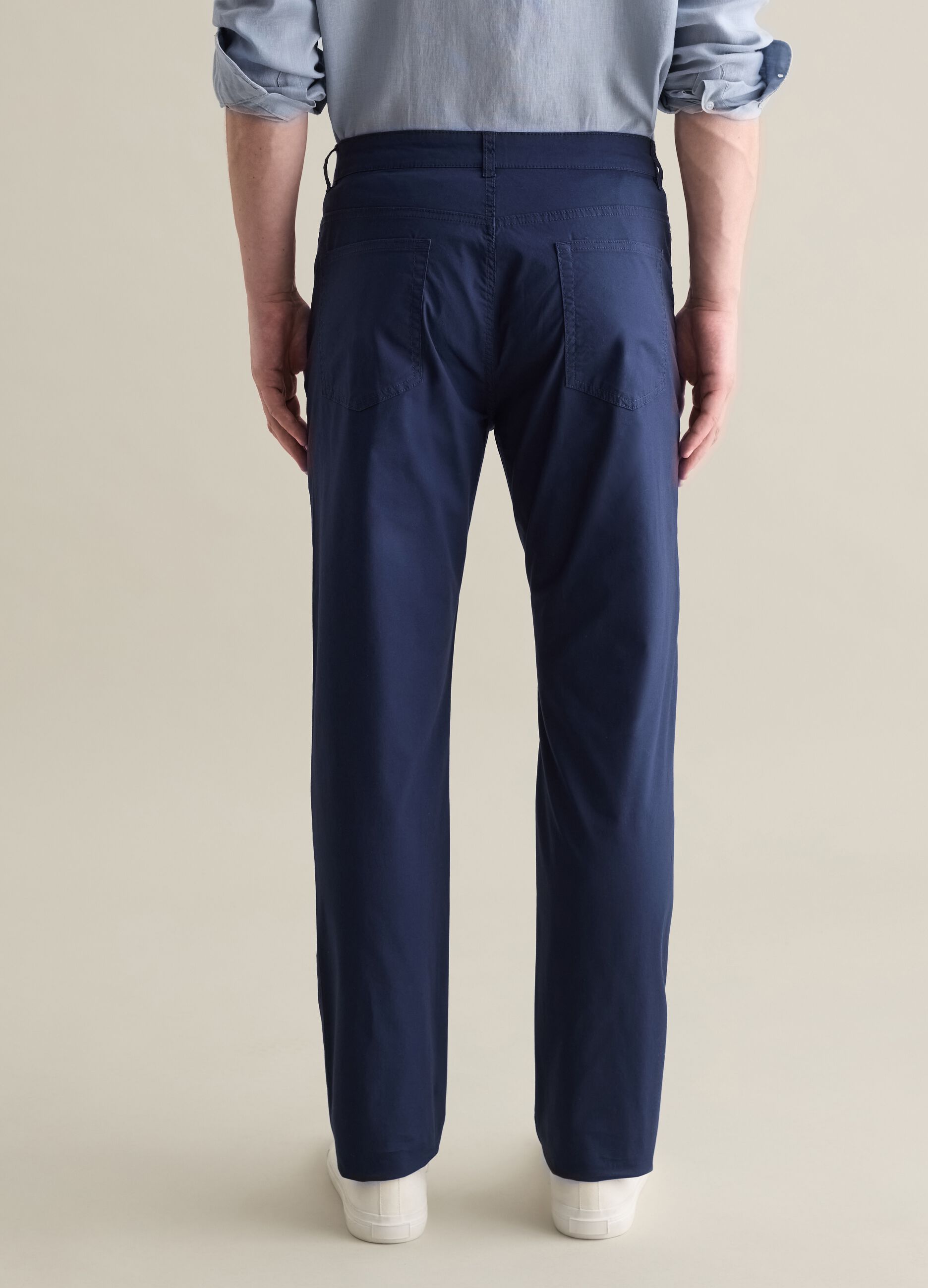 Blue chino trousers in stretch cotton with five pockets