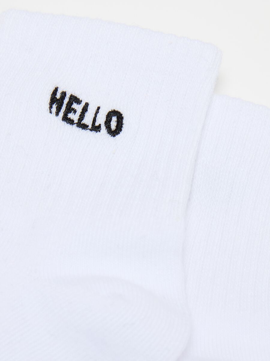 Two-pair pack short socks with embroidery_2