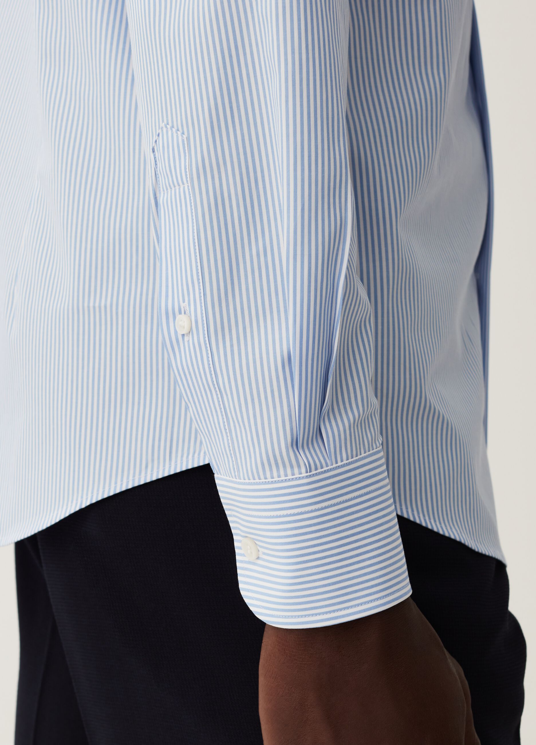 Camicia slim fit in cotone a righe_3