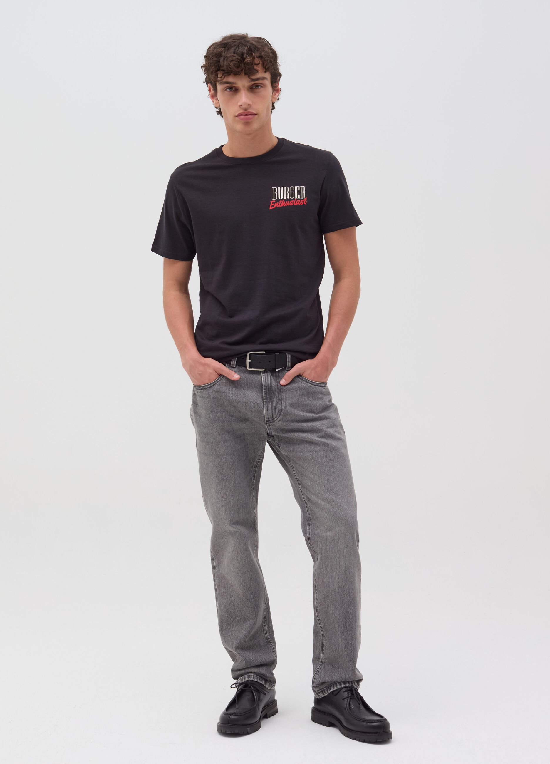 T-shirt with “Burger Enthusiast” print