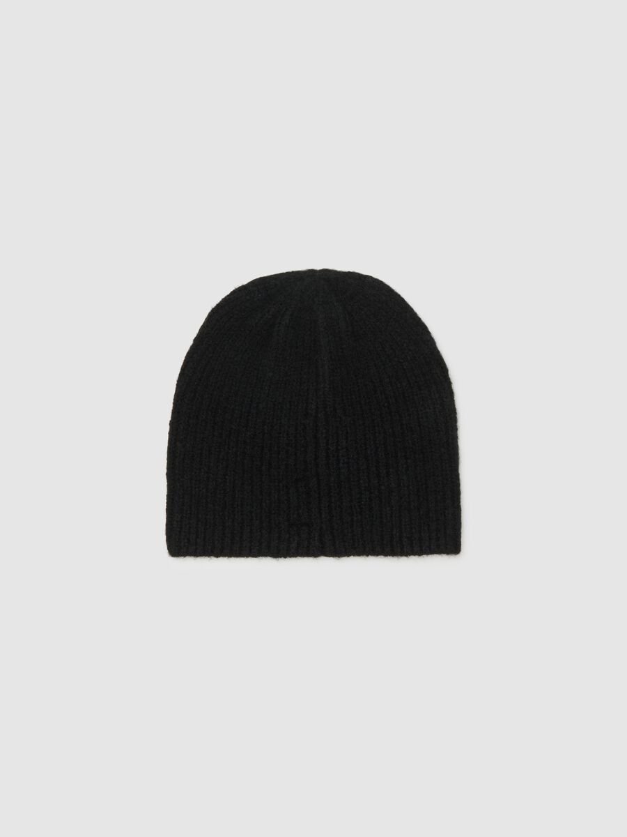 Black knitted beanie with beads_1