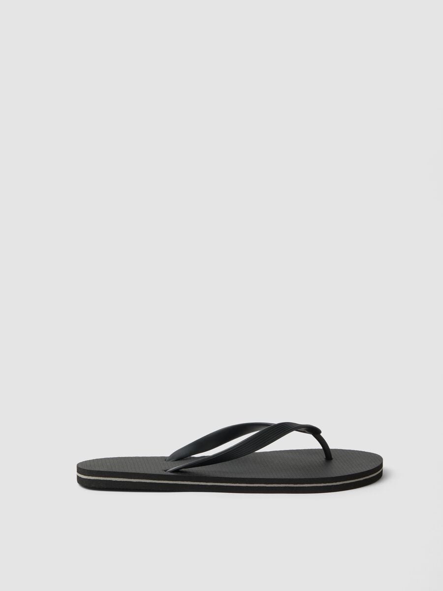 Basic black flip-flops_0