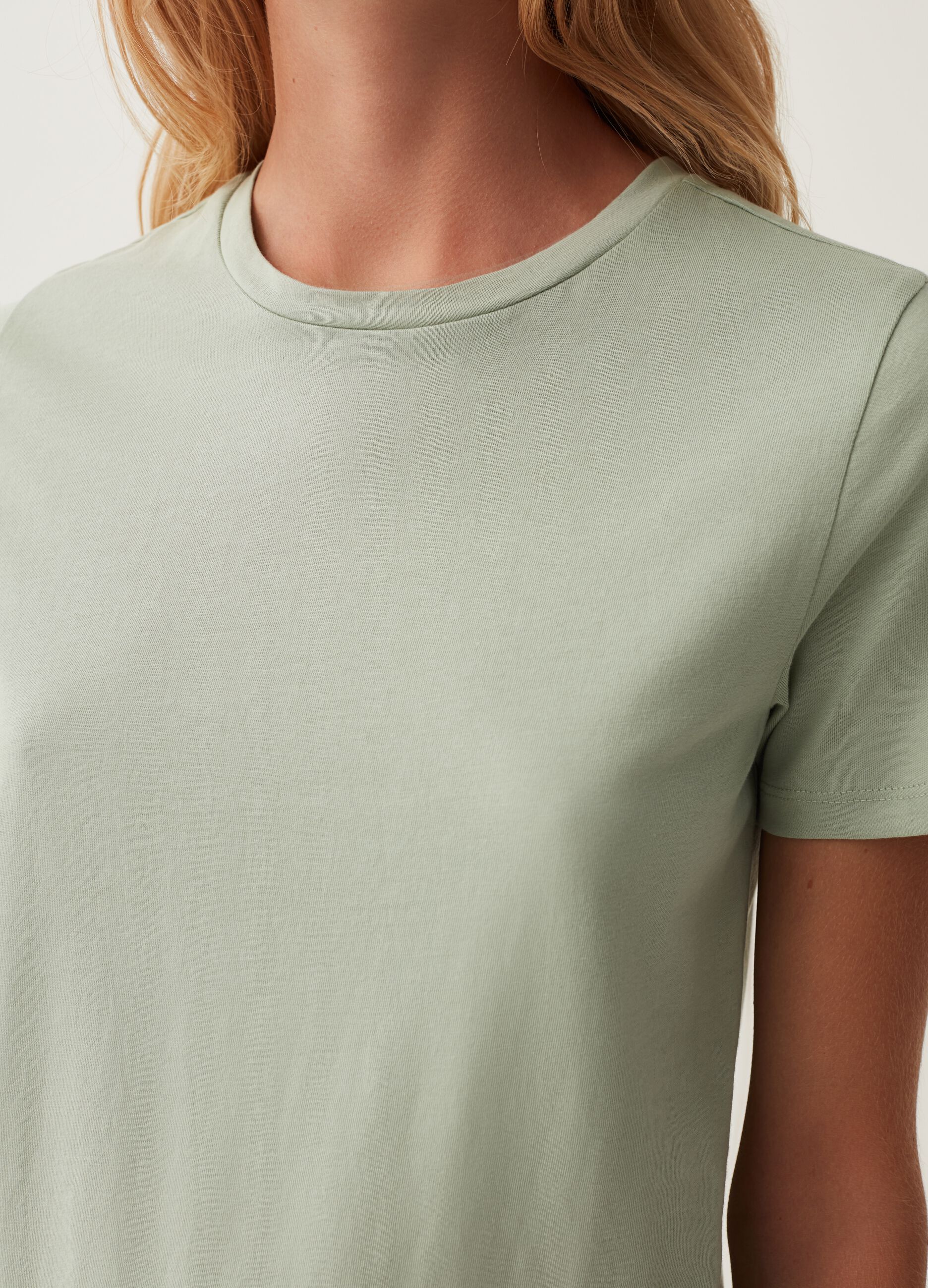 T-shirt in cotone con scollo rotondo_3