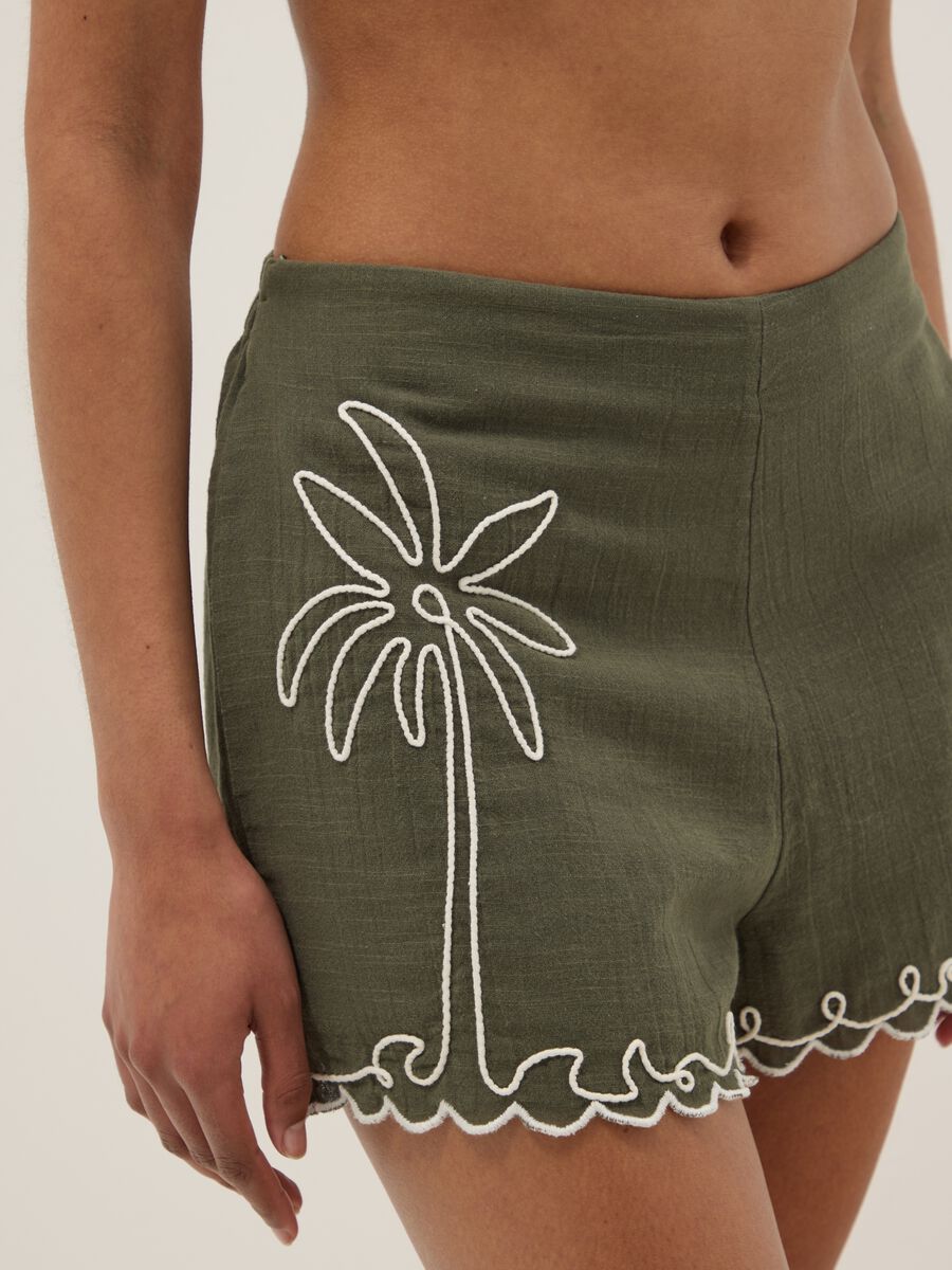 Shorts in puro cotone verde regular fit con ricami_2