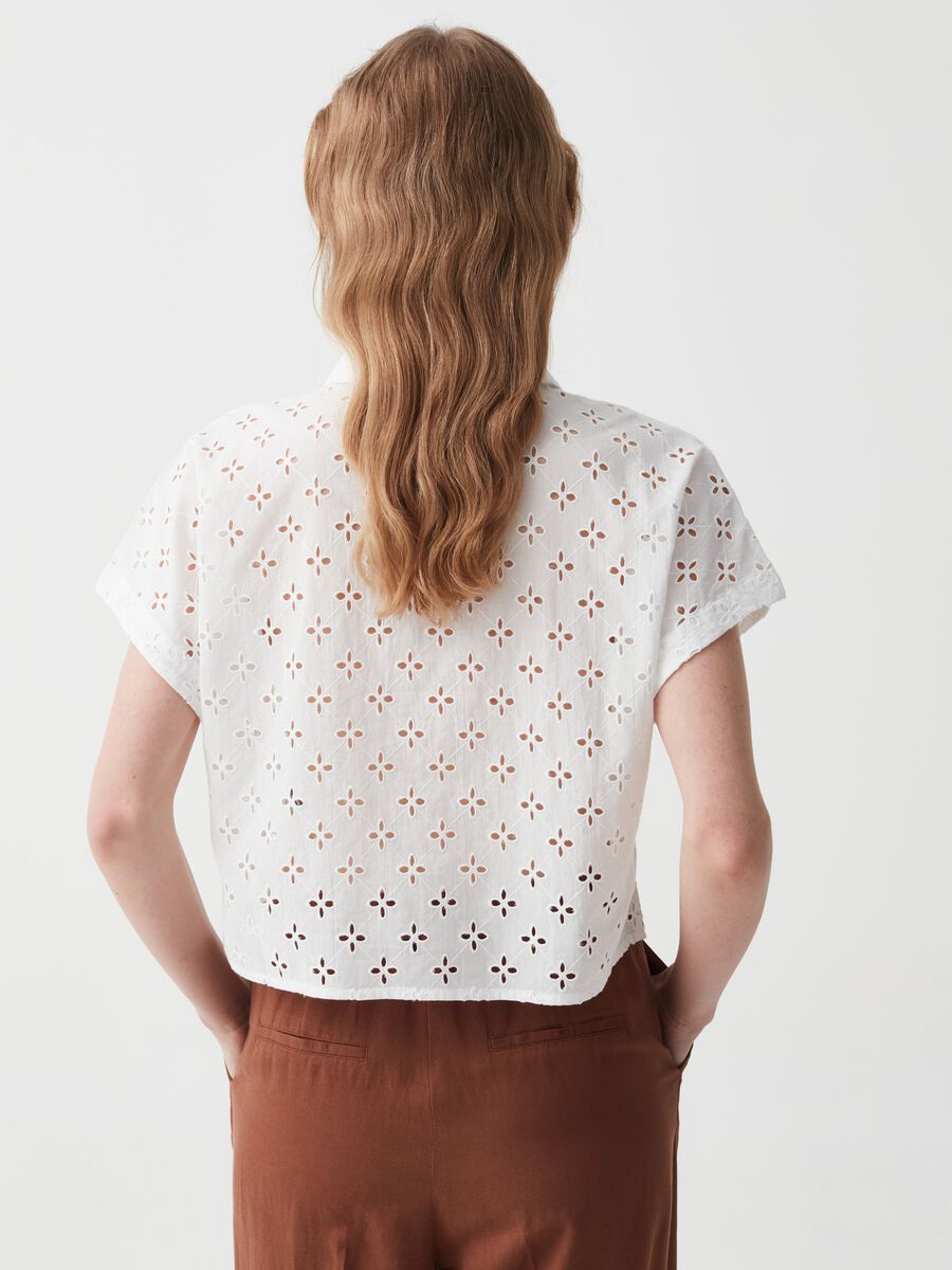 Broderie anglaise shirt with short sleeves_2