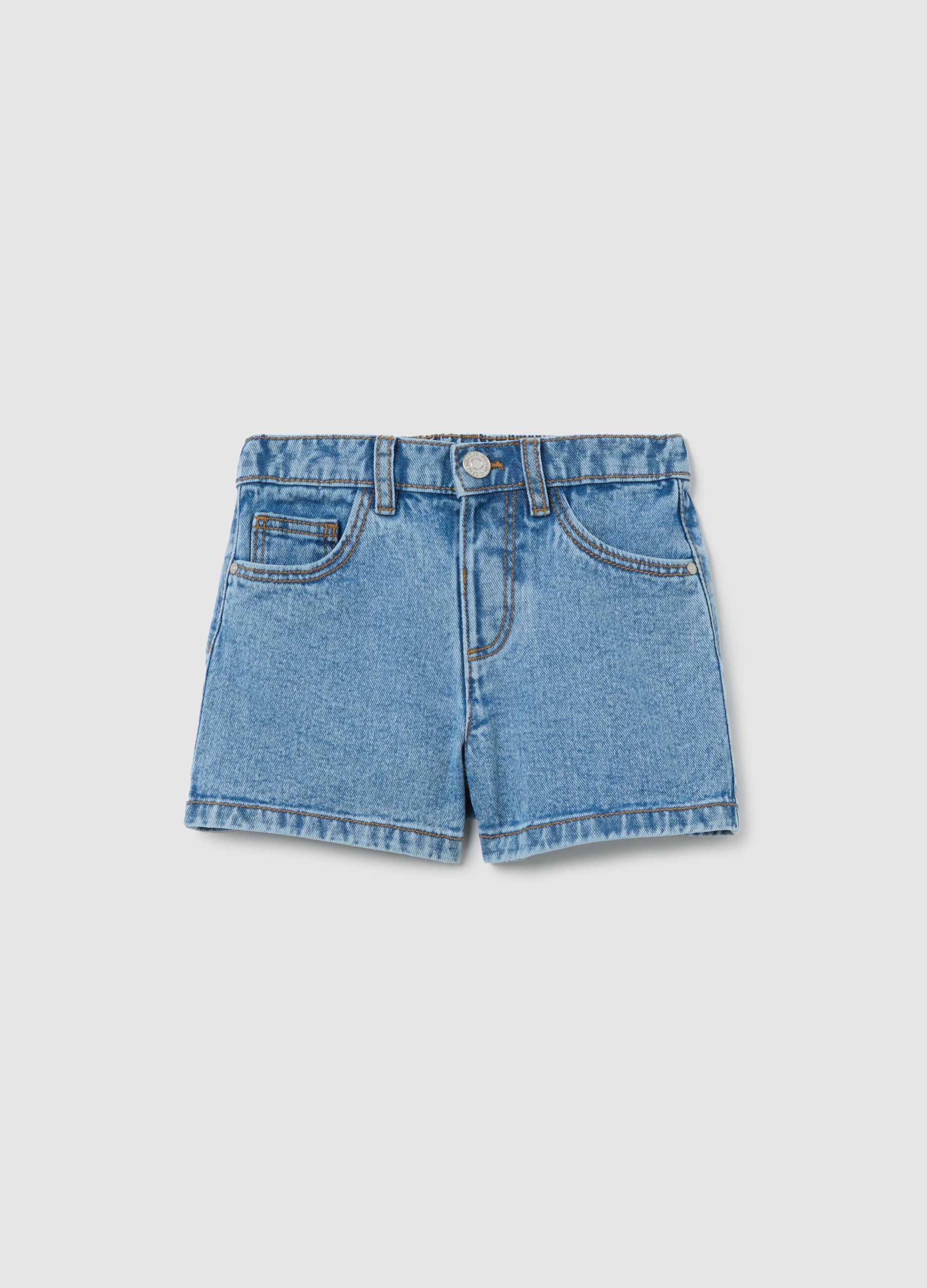 Denim shorts with five pockets