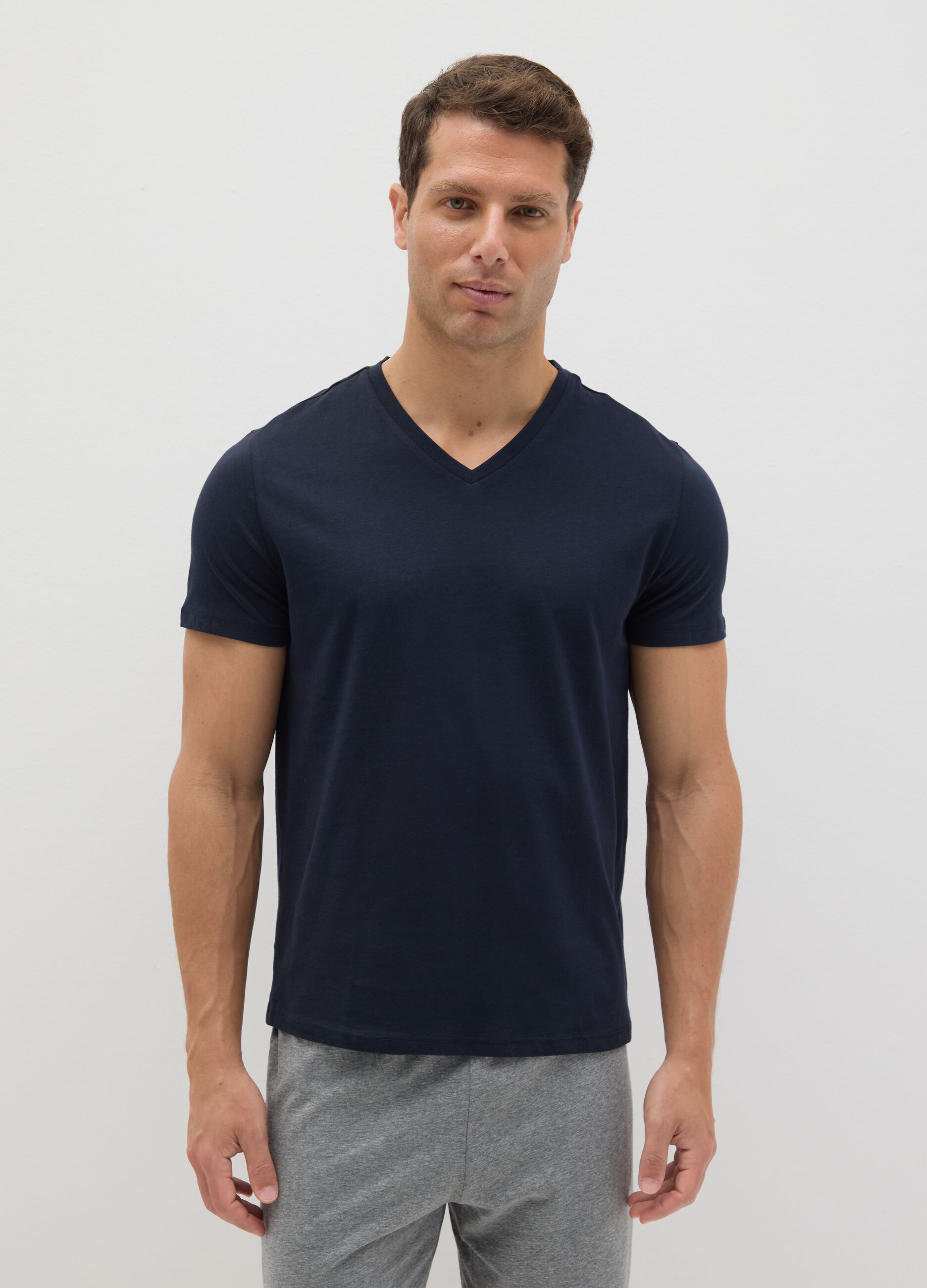 Short cotton pyjamas with V neckline