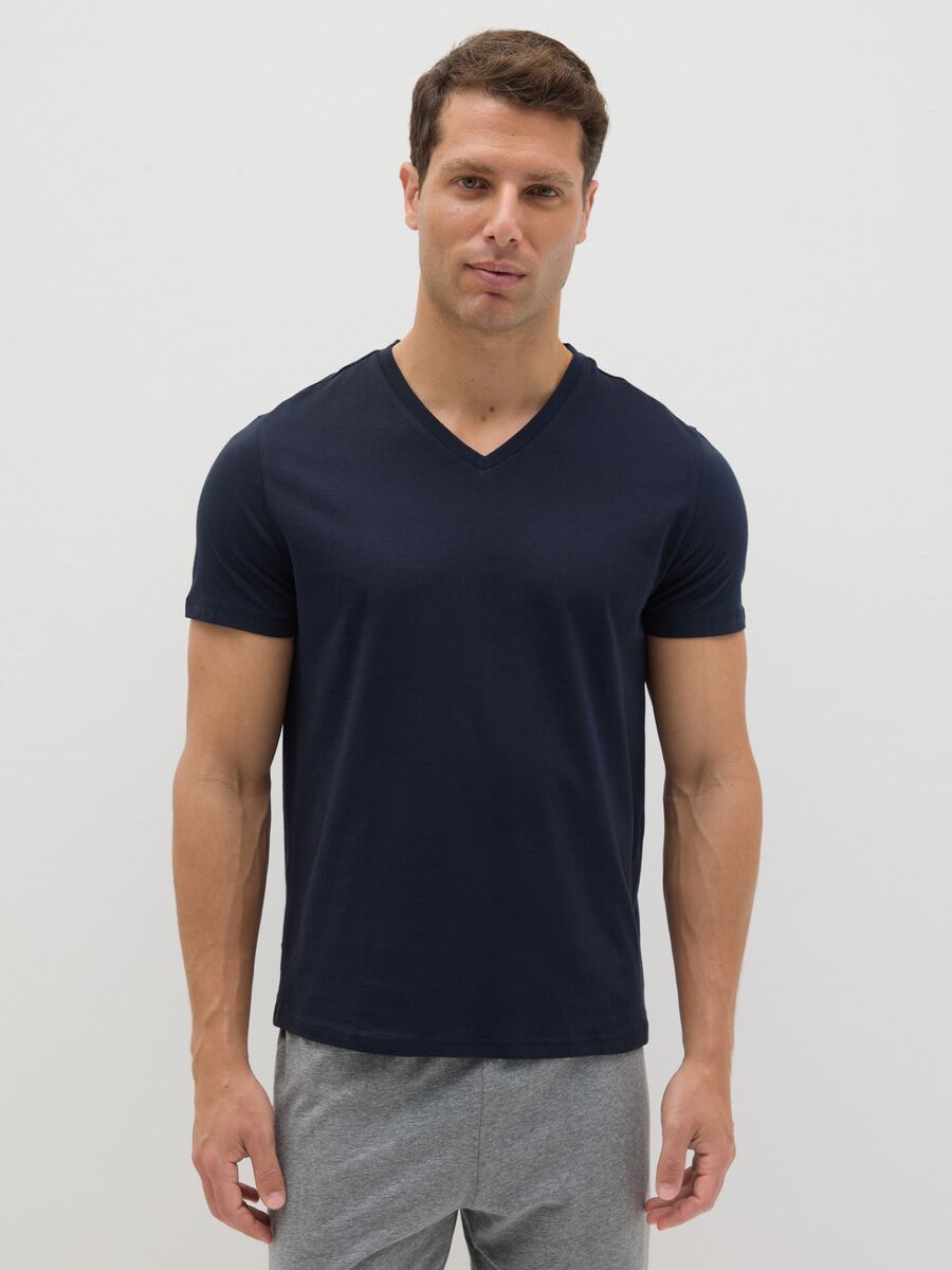 Short cotton pyjamas with V neckline_1