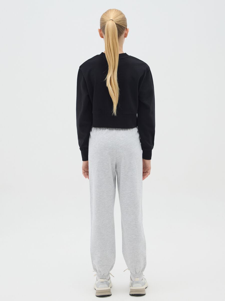Girls' regular fit grey cotton jogger trousers_2