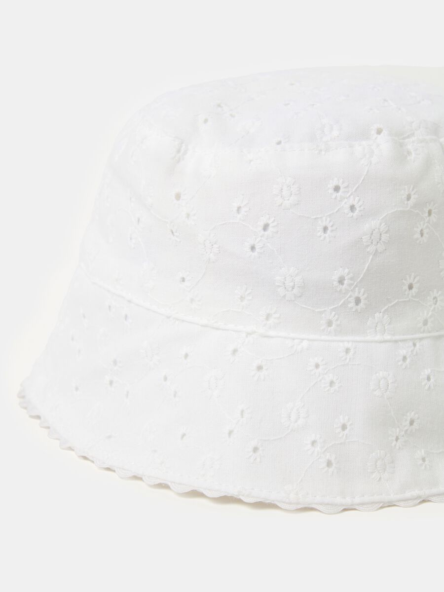Broderie anglaise cloche hat_0