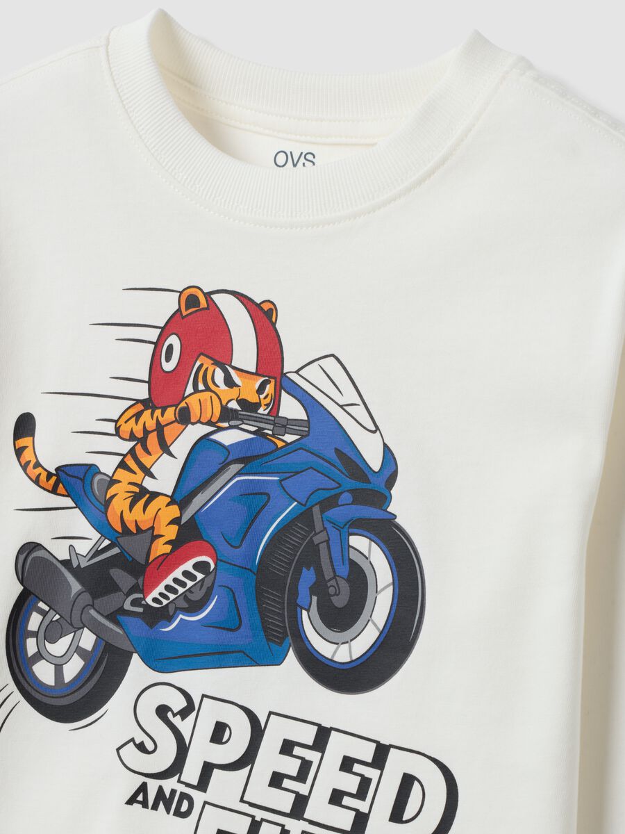 White pure cotton T-shirt with tiger print, oversized fit for boys_2