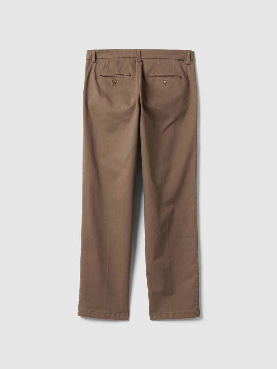 Pantaloni chino marroni in twill di cotone elasticizzato regular fit_6