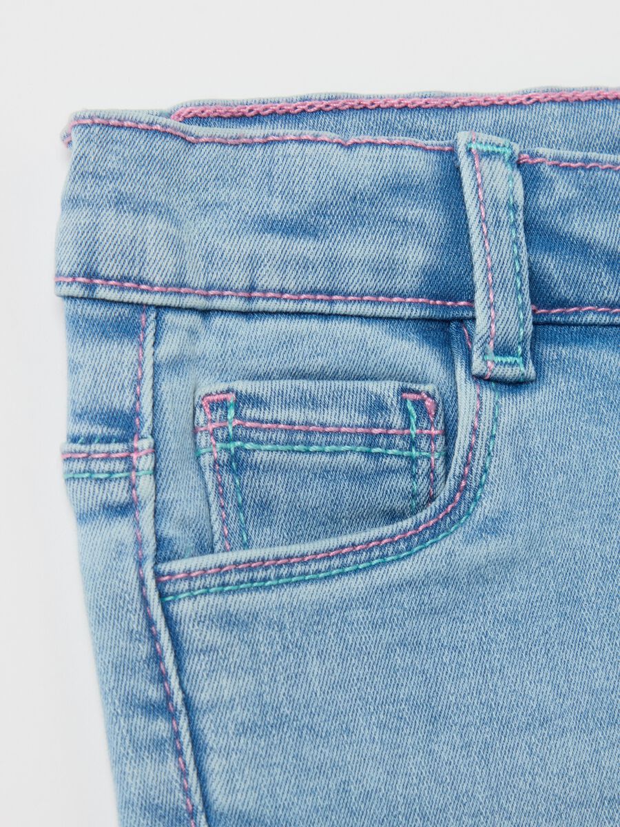 Jeans with five pockets and hearts and flowers embroidery_2