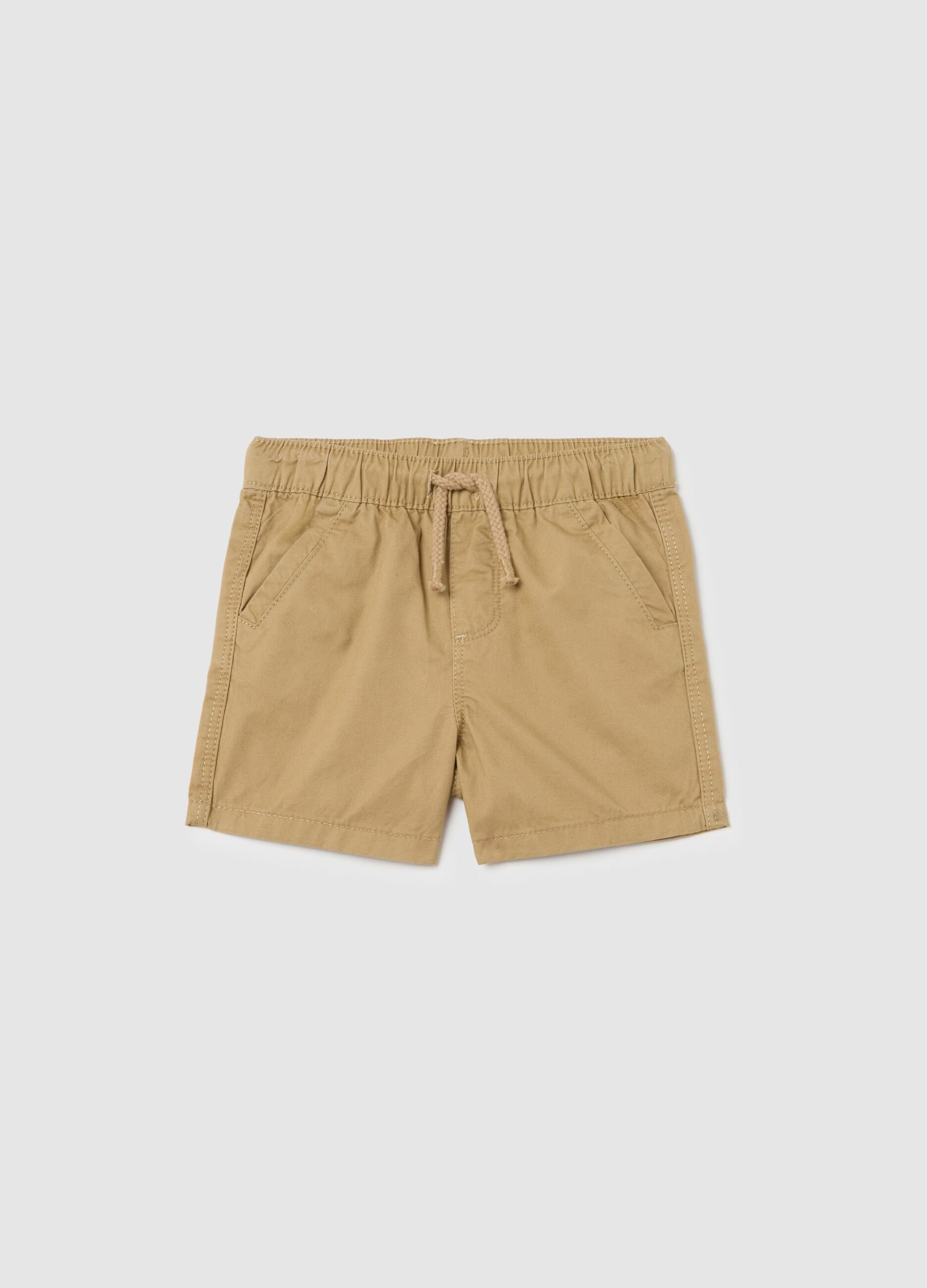 Boys’ shorts in 100% beige cotton with regular fit and slant pockets