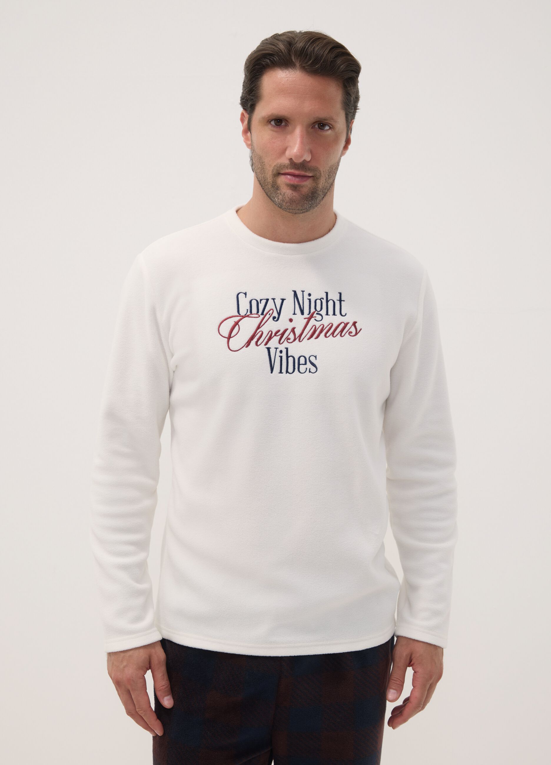 White crew-neck pyjamas with regular-fit long trousers