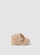 Scarpine beige da casa con riccio applicato_0