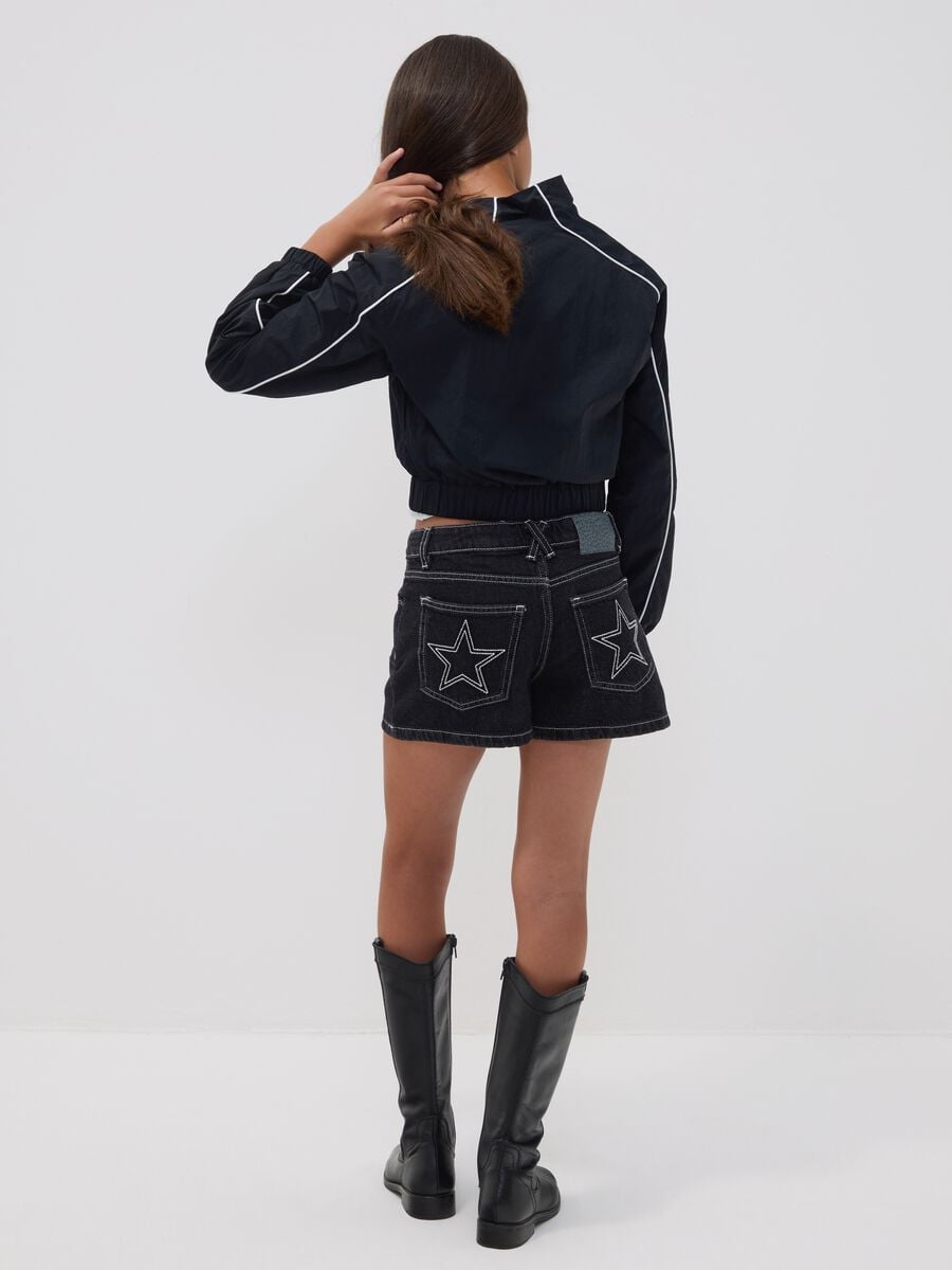 Shorts denim neri in puro cotone con ricami a stella per ragazza_1