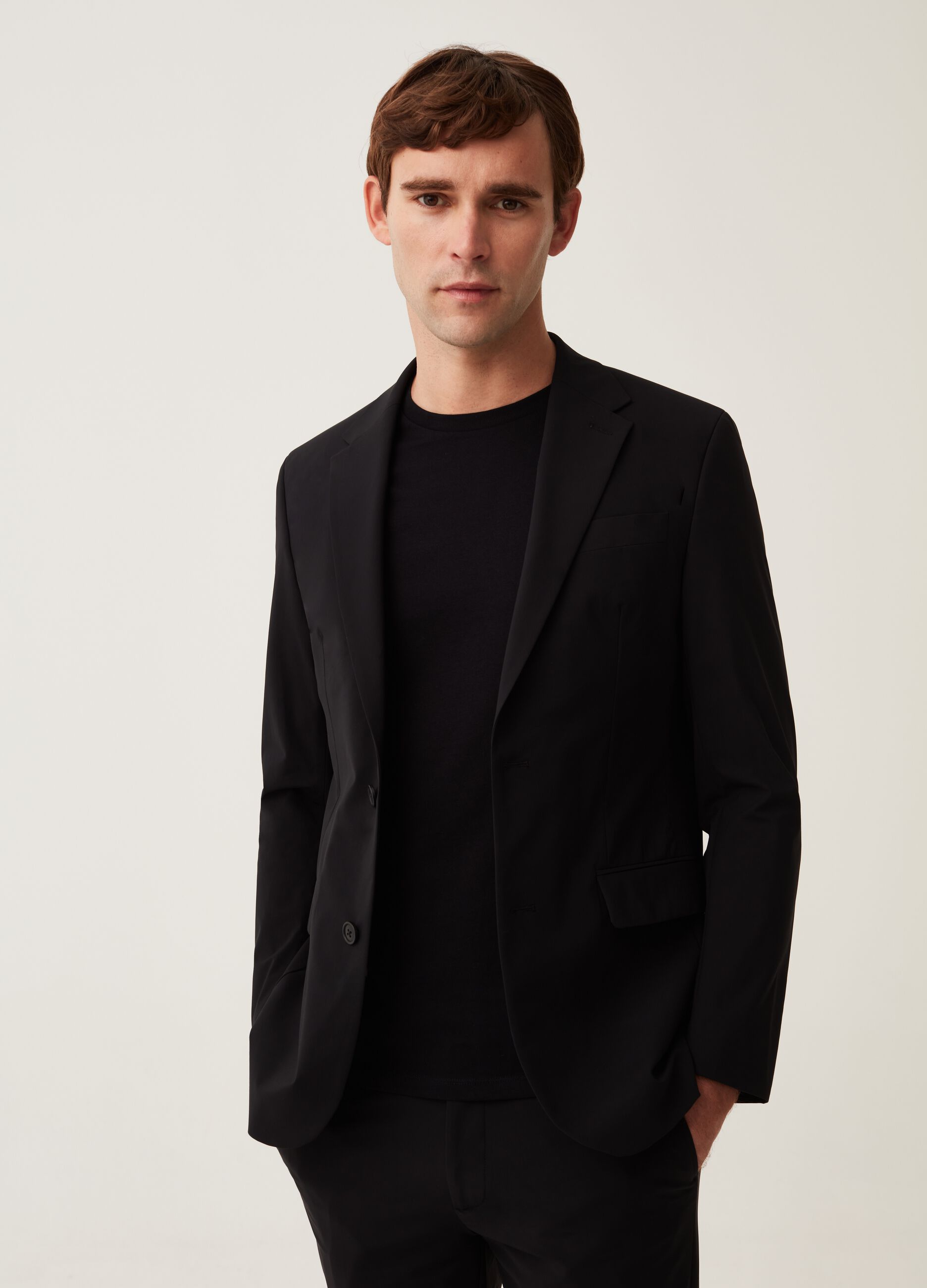 Blazer slim fit in tessuto tecnico nero_0