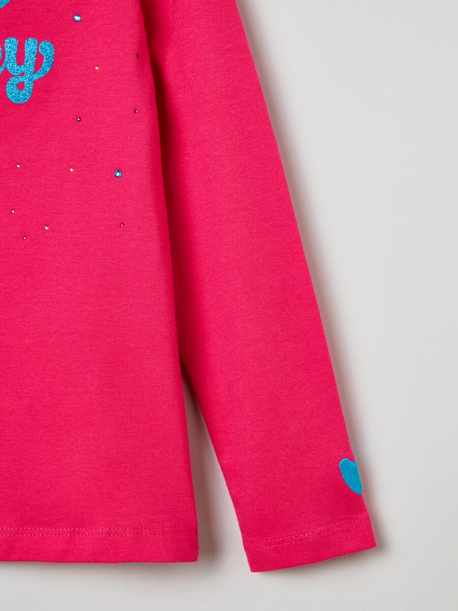 T-shirt collo alto stampa glitterata e strass_2