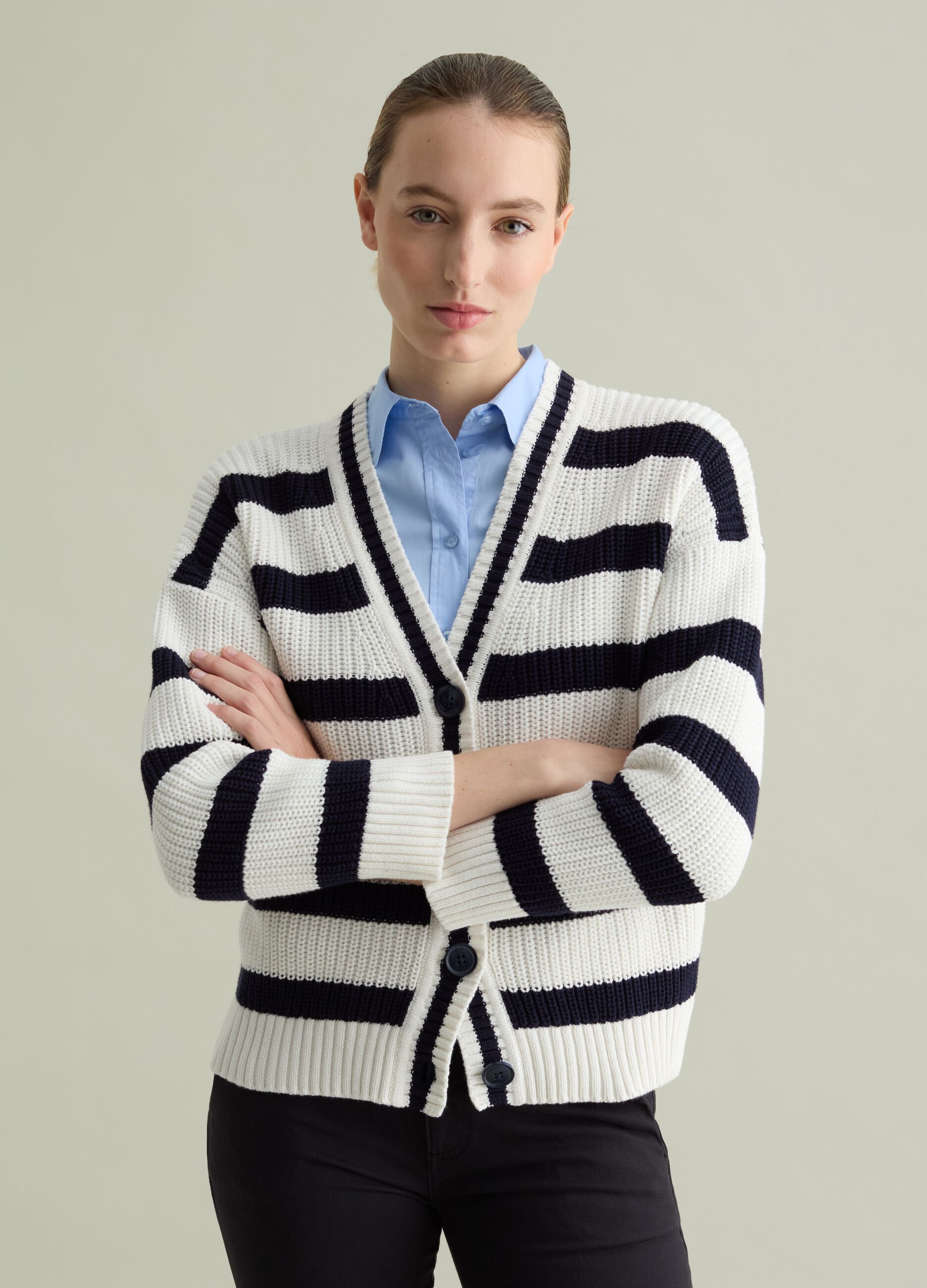 Cardigan tricot a righe con scollo a V
