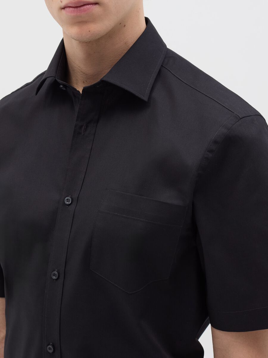 Regular-fit easy-iron shirt with short sleeves_2